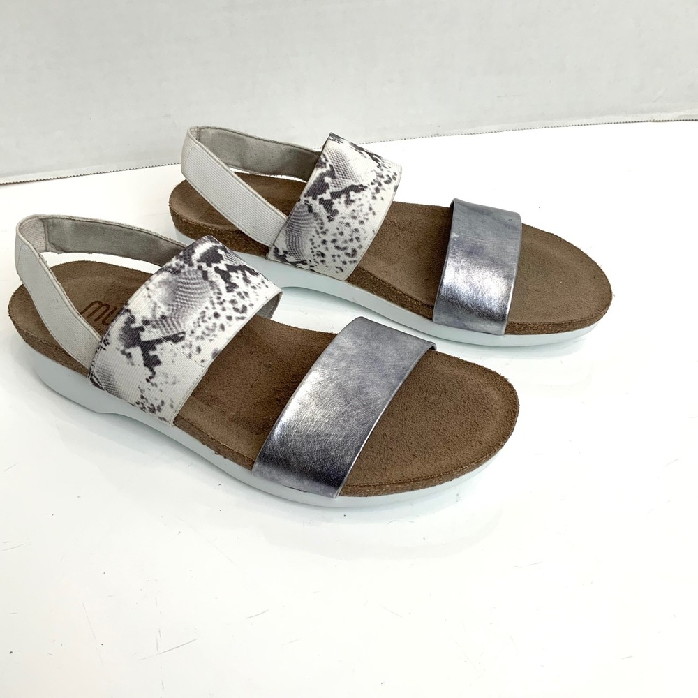 Munro Sz 7SS Narrow Pisces Silver Snake Print Leather Slingback Comfort Sandals